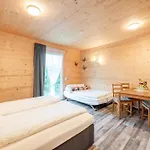 Am Hahnenkamm Aparthotel Reutte