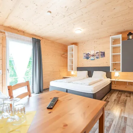 Gaestehaus Am Hahnenkamm 3*