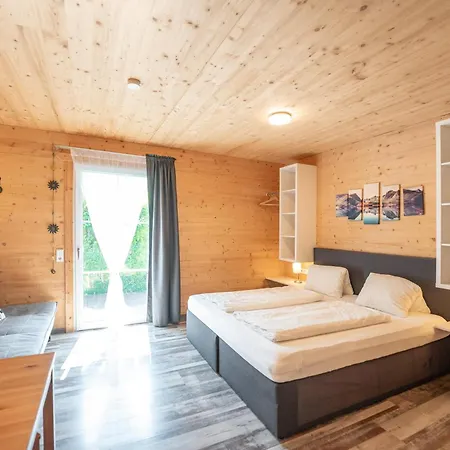 Gaestehaus Am Hahnenkamm Ройте