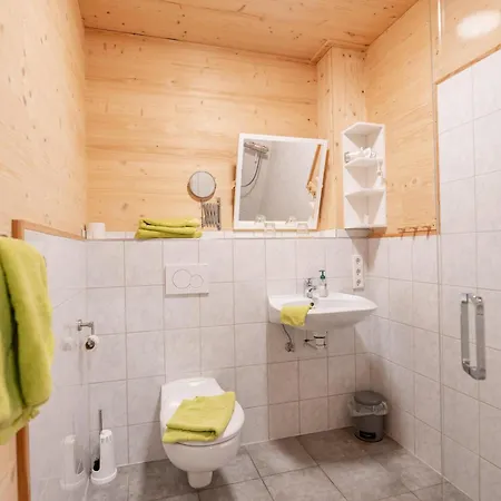 Lägenhetshotell Gaestehaus Am Hahnenkamm Reutte