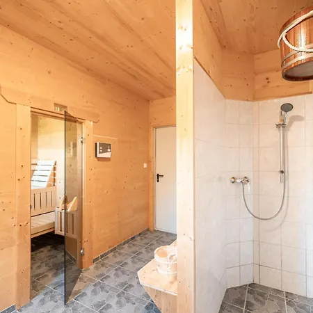 Gaestehaus Am Hahnenkamm Apartahotel