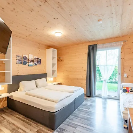 Gaestehaus Am Hahnenkamm 3* روتته