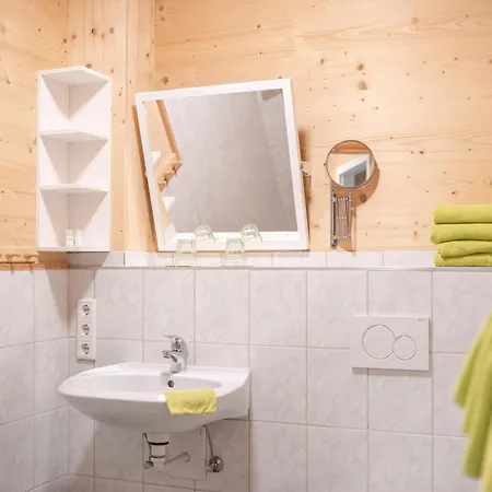 Gaestehaus Am Hahnenkamm Lägenhetshotell