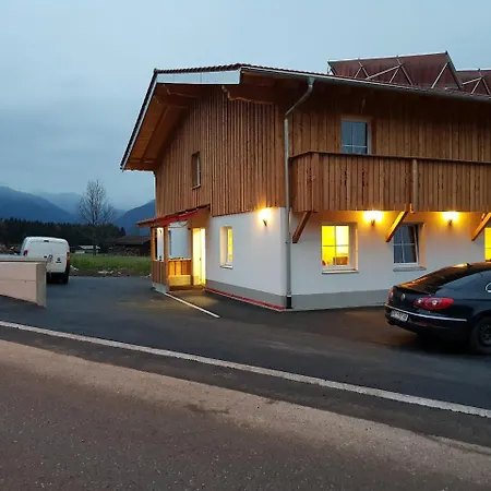 Gaestehaus Am Hahnenkamm Apart Otel 2*
